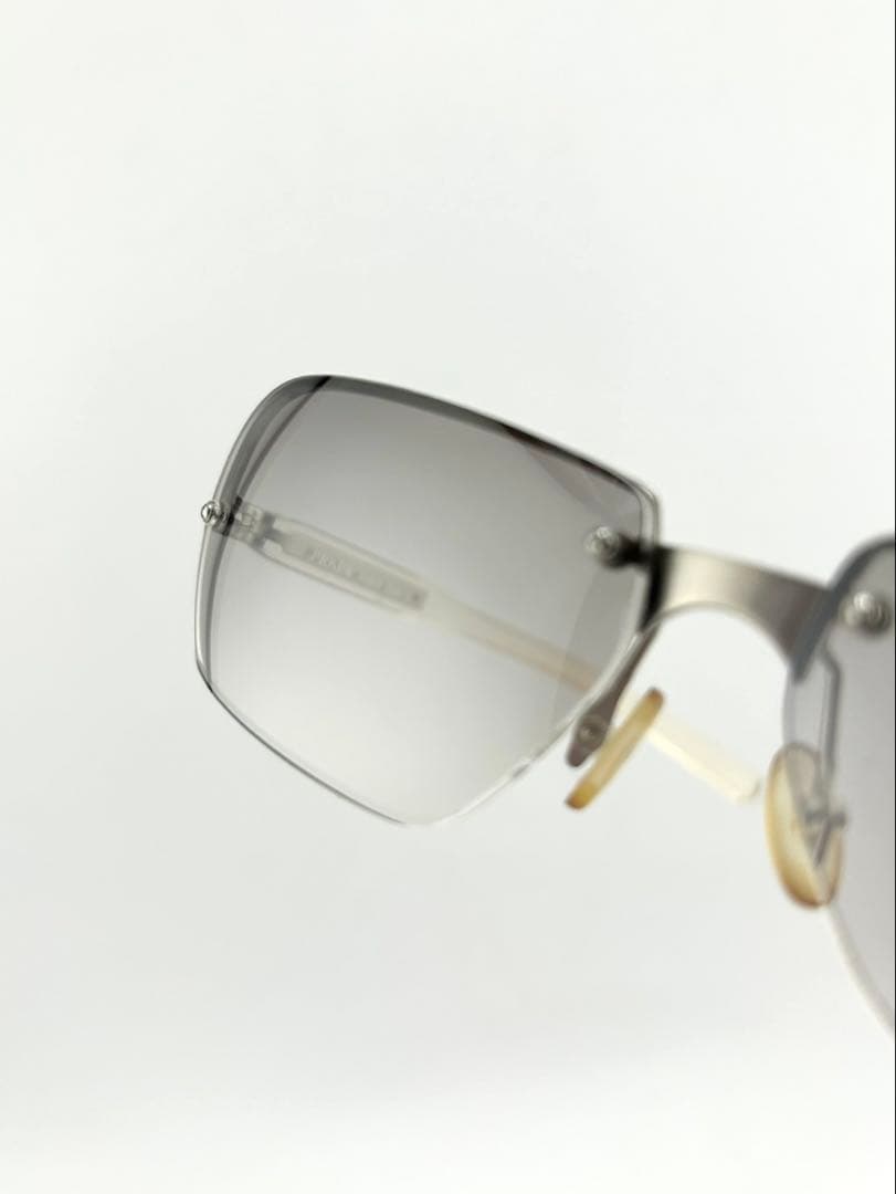 極美品・付属品完備✨　プラダ　サングラス　ハーフリム　スクエア　ロゴ刻印　Y2K