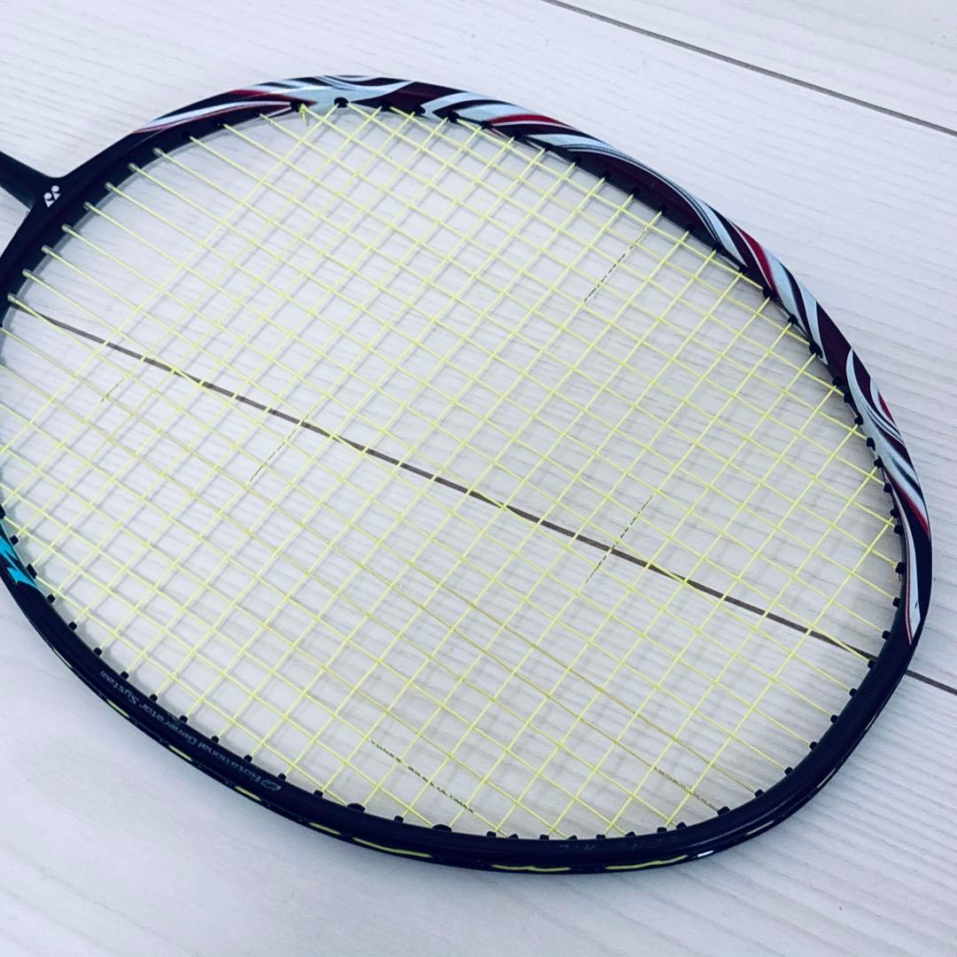 美品 アストロクス100zz 3U G5 クレナイ　astrox バドミントン