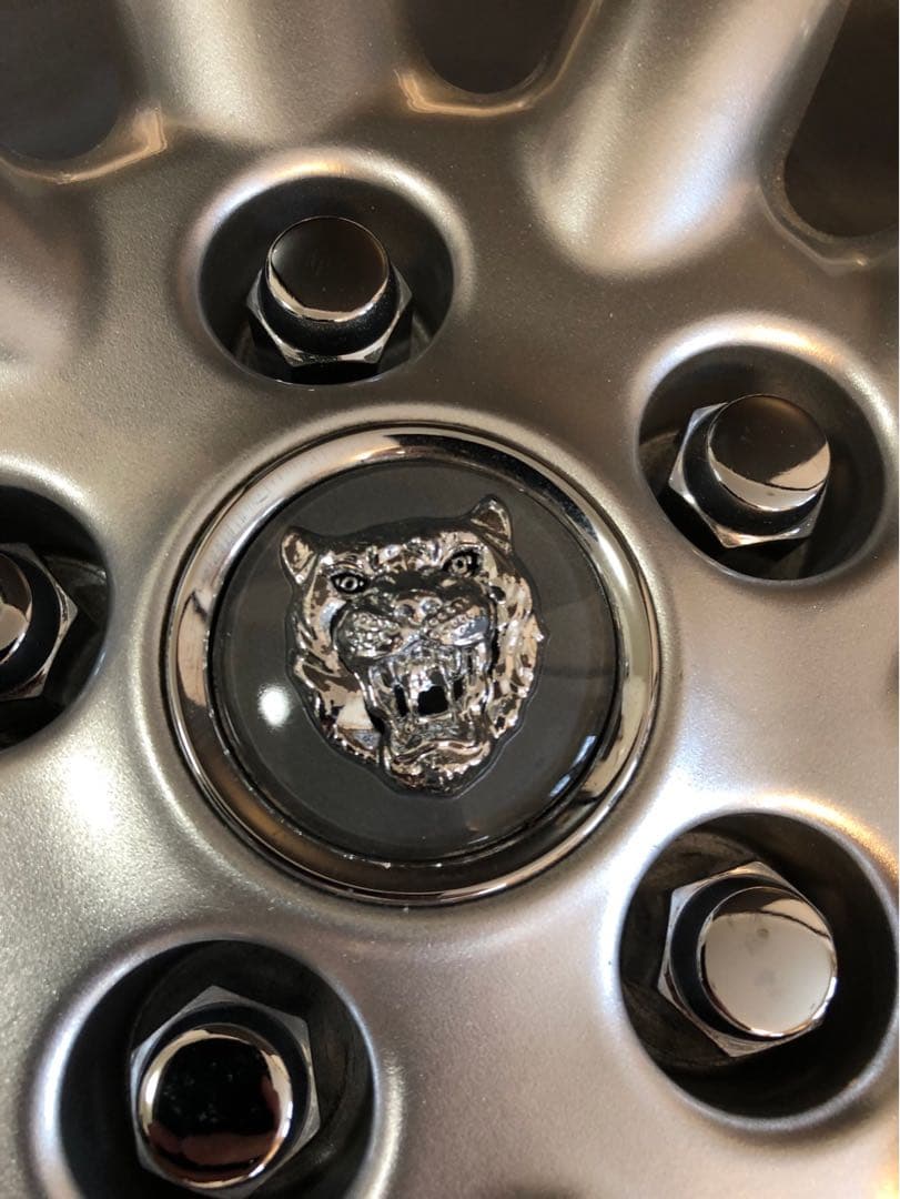 ジャガーテーブル！こんなの見たことない！！