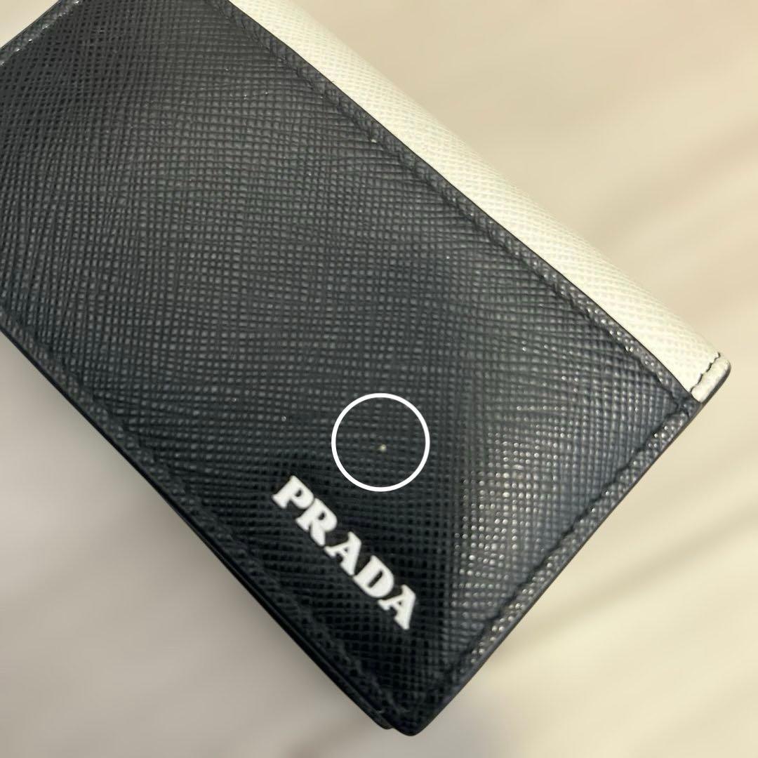 PRADA ブラック/ホワイト 名刺入れ