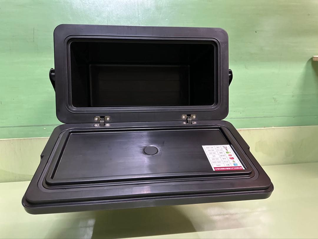 車載冷蔵庫12L -16℃～20℃ 12V/24V車に対応 AC/DC電源対応