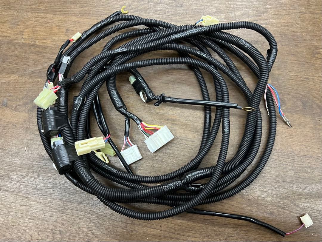 トヨタ クラウン220系 自動ドアロックシステムの配線と部品一式