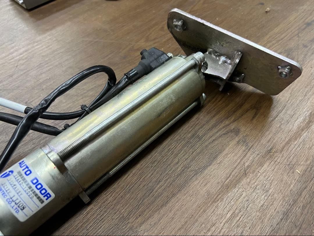 トヨタ クラウン220系 自動ドアロックシステムの配線と部品一式