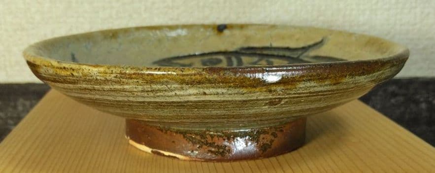 人間国宝 金城次郎 魚紋平盃 栞 共箱 美品 やちむん 壺屋焼 壷屋焼