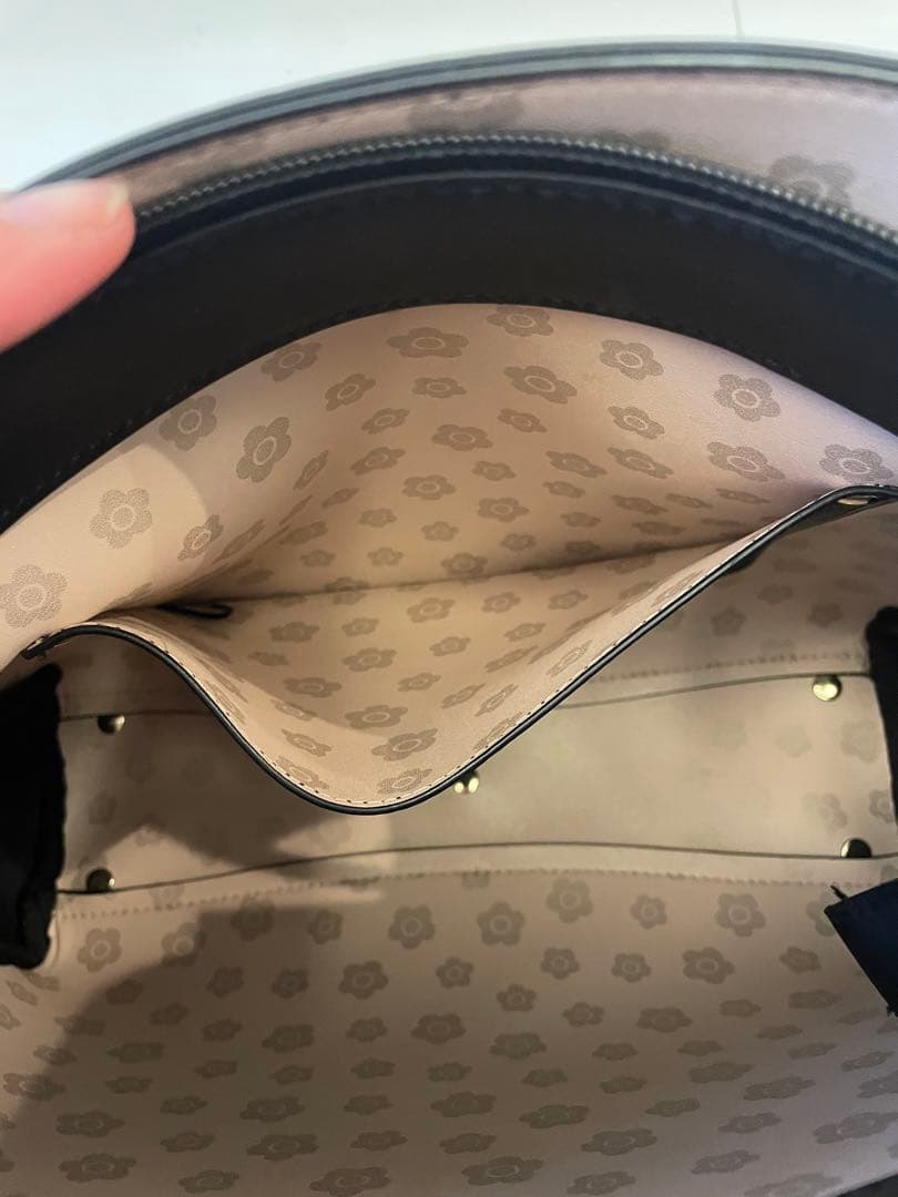 マリークワント フラップサイドデイジー トートバッグ 自立