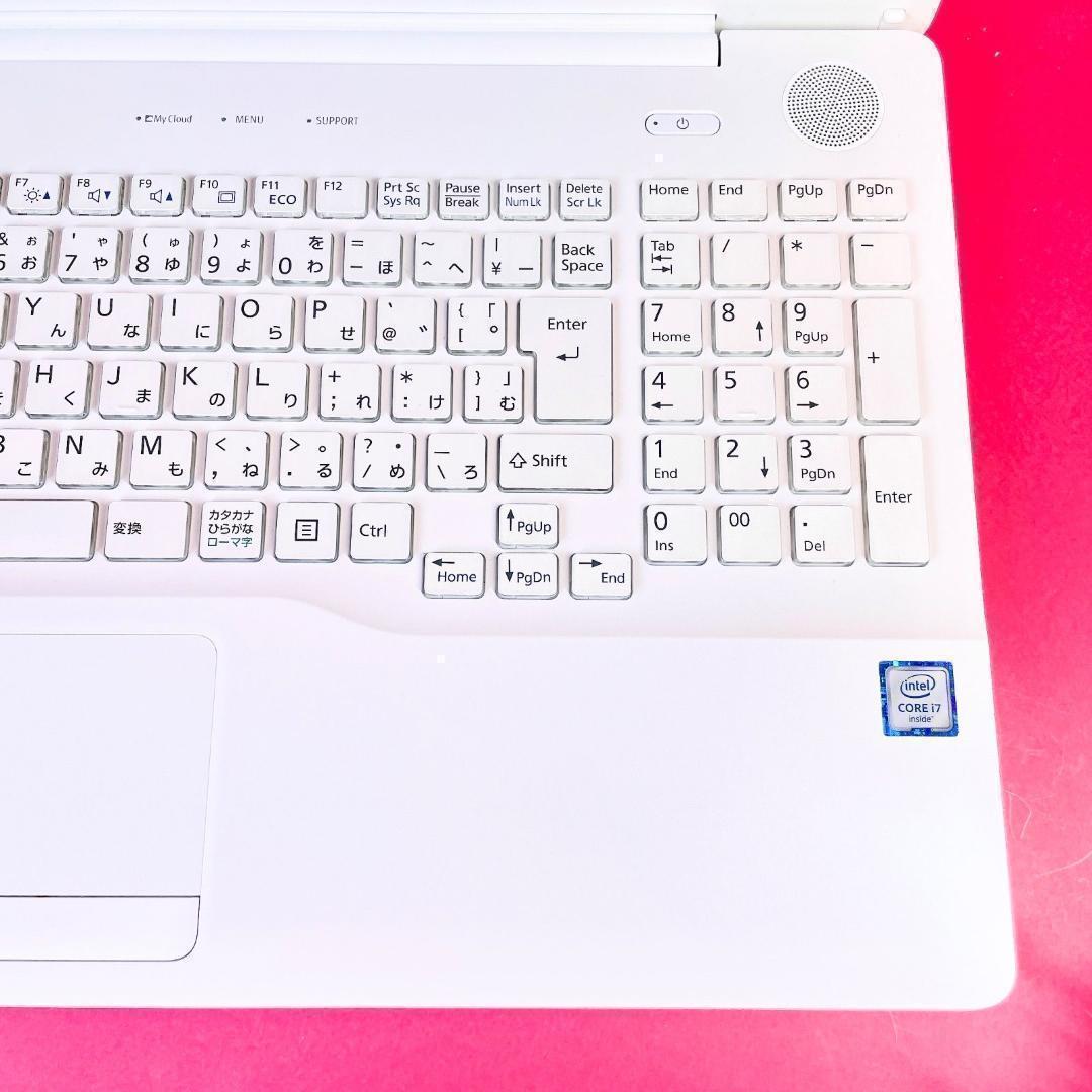 売り切れ続出‼️Corei7✨️おしゃれ白薄型ノートパソコン！大容量1TBカメラ付き