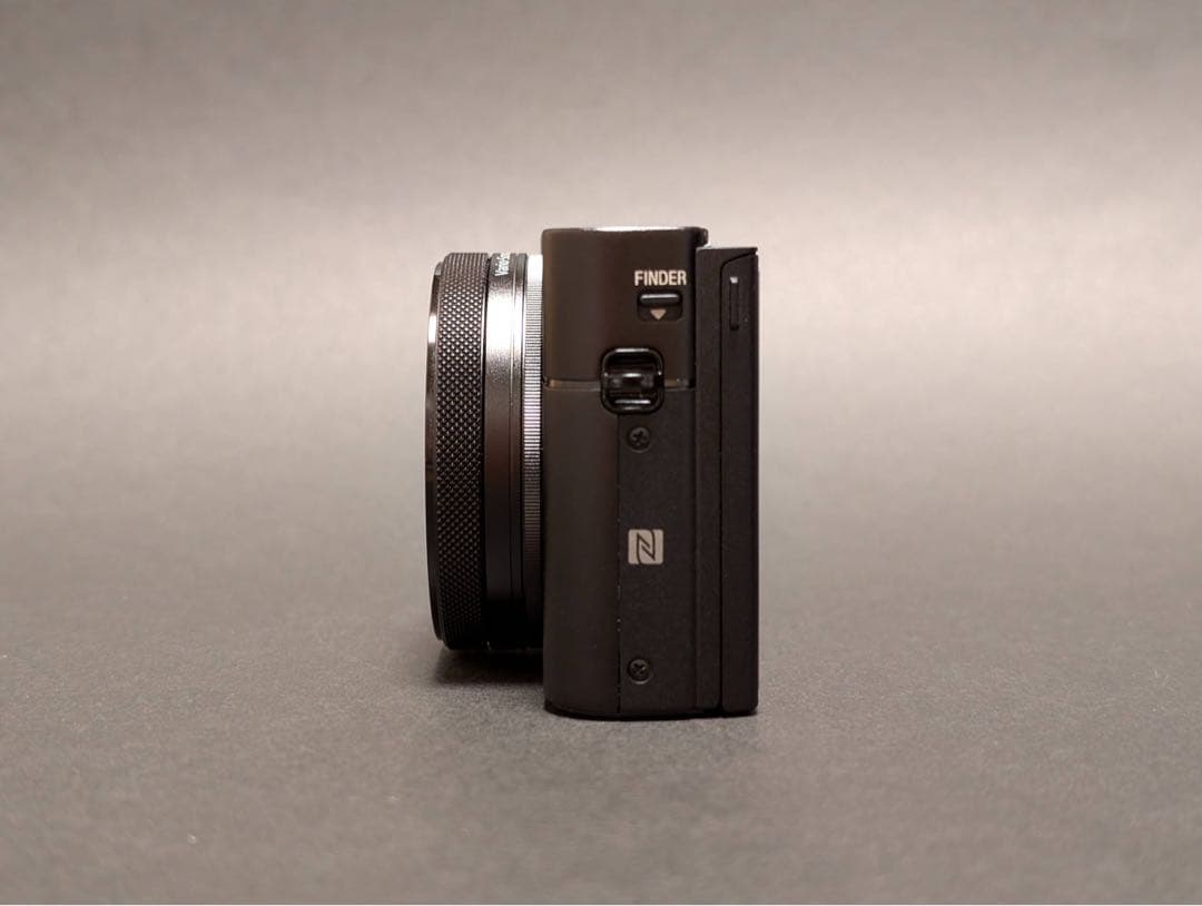 のぎ@再出品多し.いいねよりコメくださいSONY ソニー RX100M5A