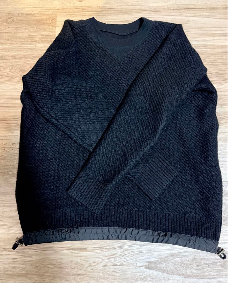 【SACAI】黒いリブ編み長袖セーター