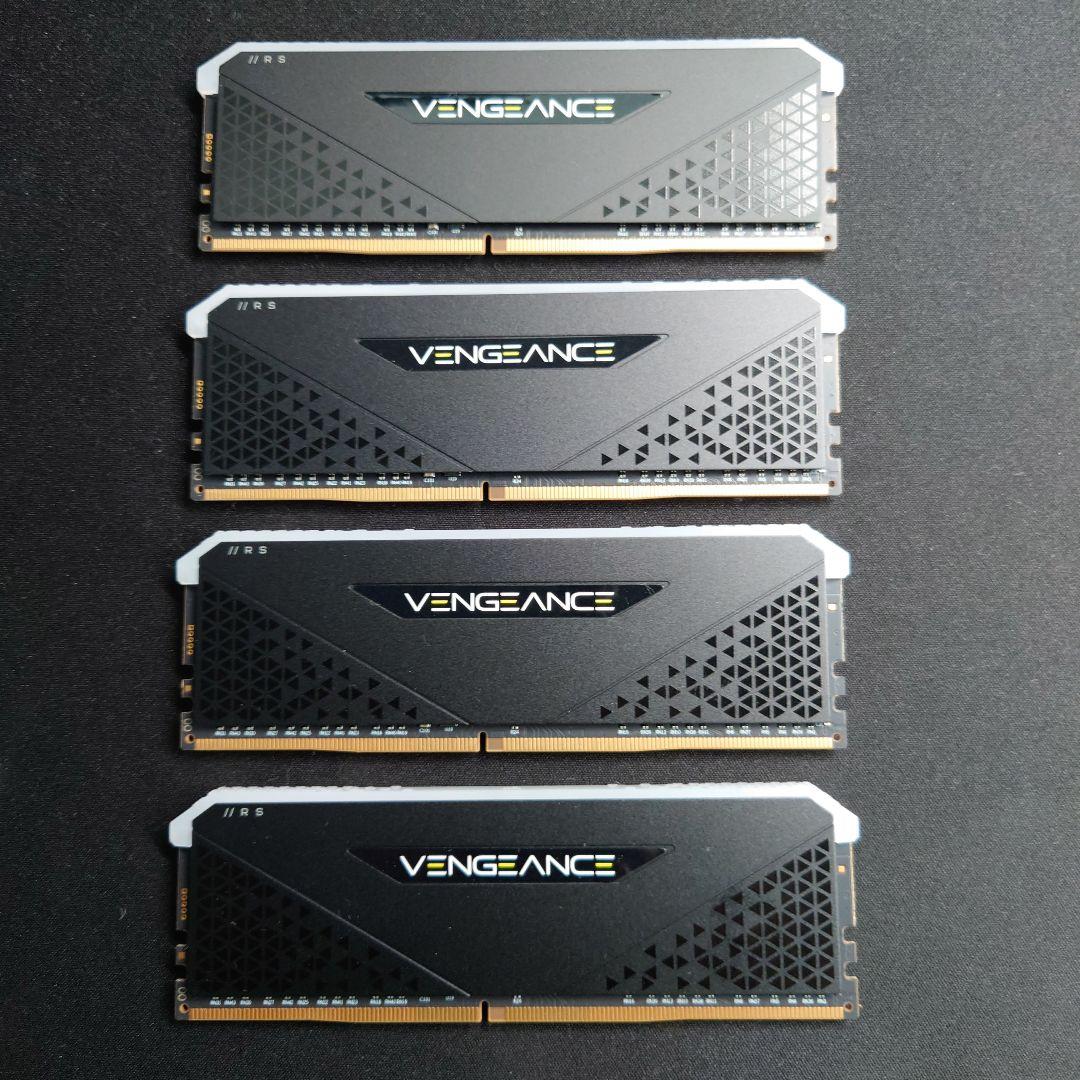 メモリー Vengeance DDR4 32GB (4x8GB) RGB