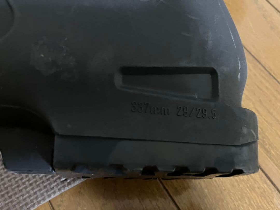 SALOMON　サロモン スキーブーツ 29.5cm 足幅広め 保温性高