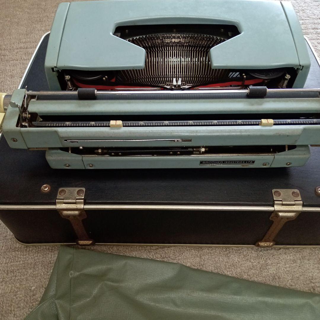 BROTHER ／ DE LUXE 233 タイプライター ケース付