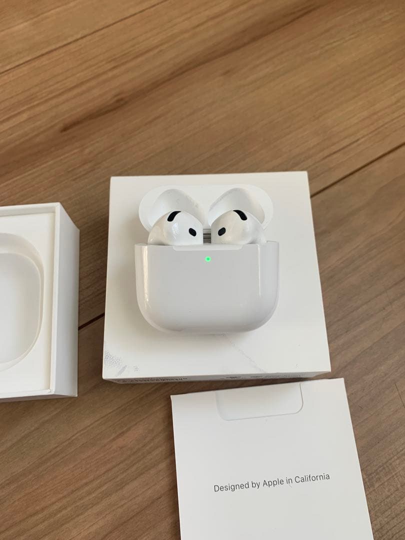 美品 アップル AirPods 4 MXP63J/A