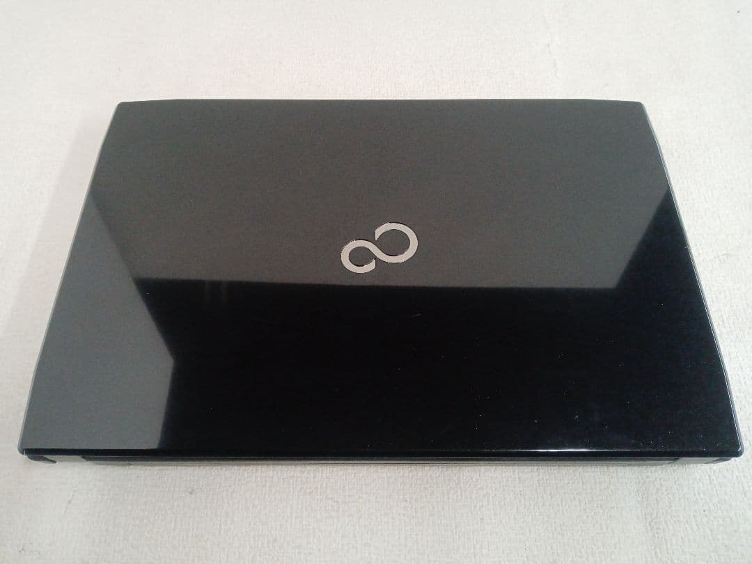 Λ LIFebook FMVA53MBKS テカリ ストレージ無 8GB