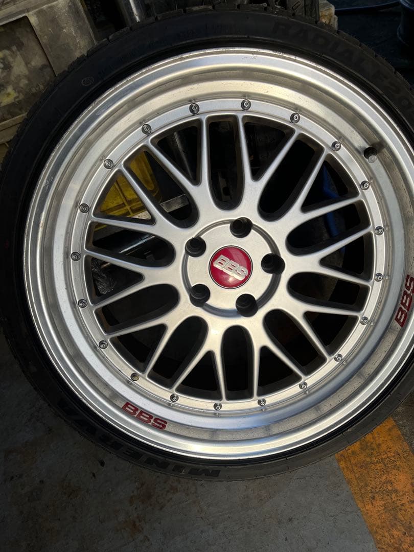 19インチ ホイール シルバー　タイヤほぼ新品