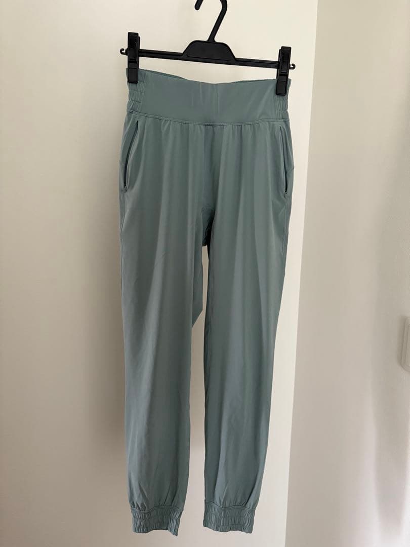 ルルレモン ジョガーパンツ