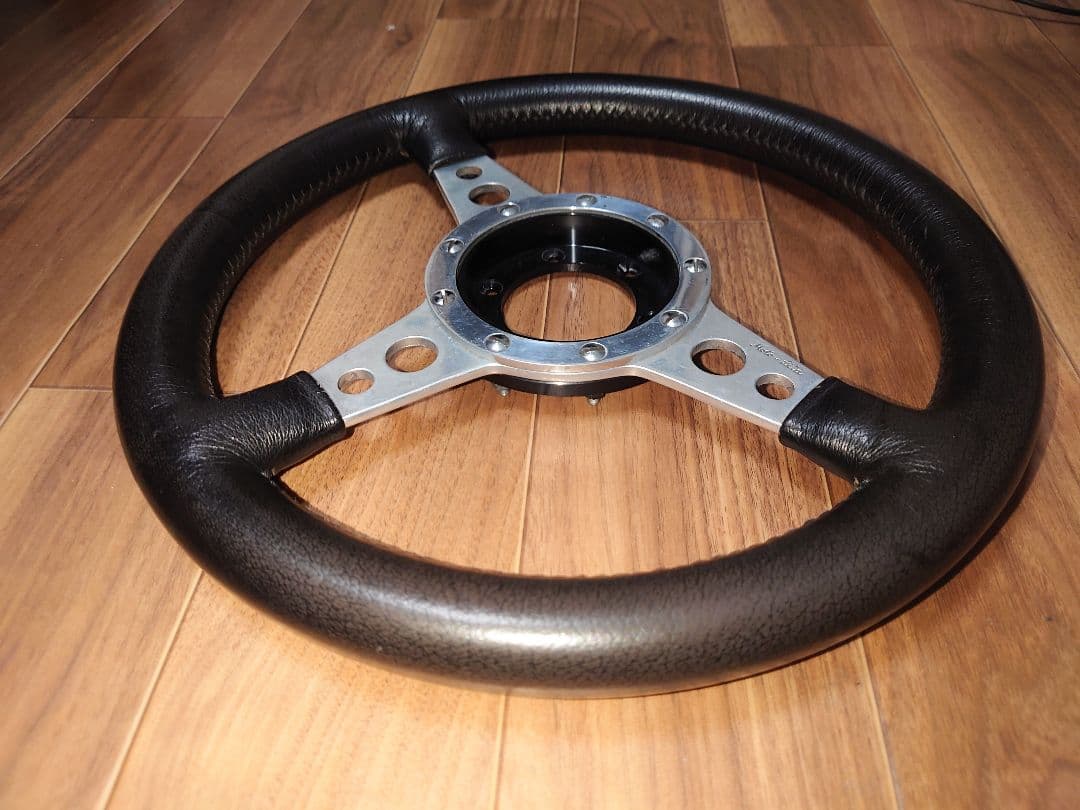 モトリタステアリングハンドル