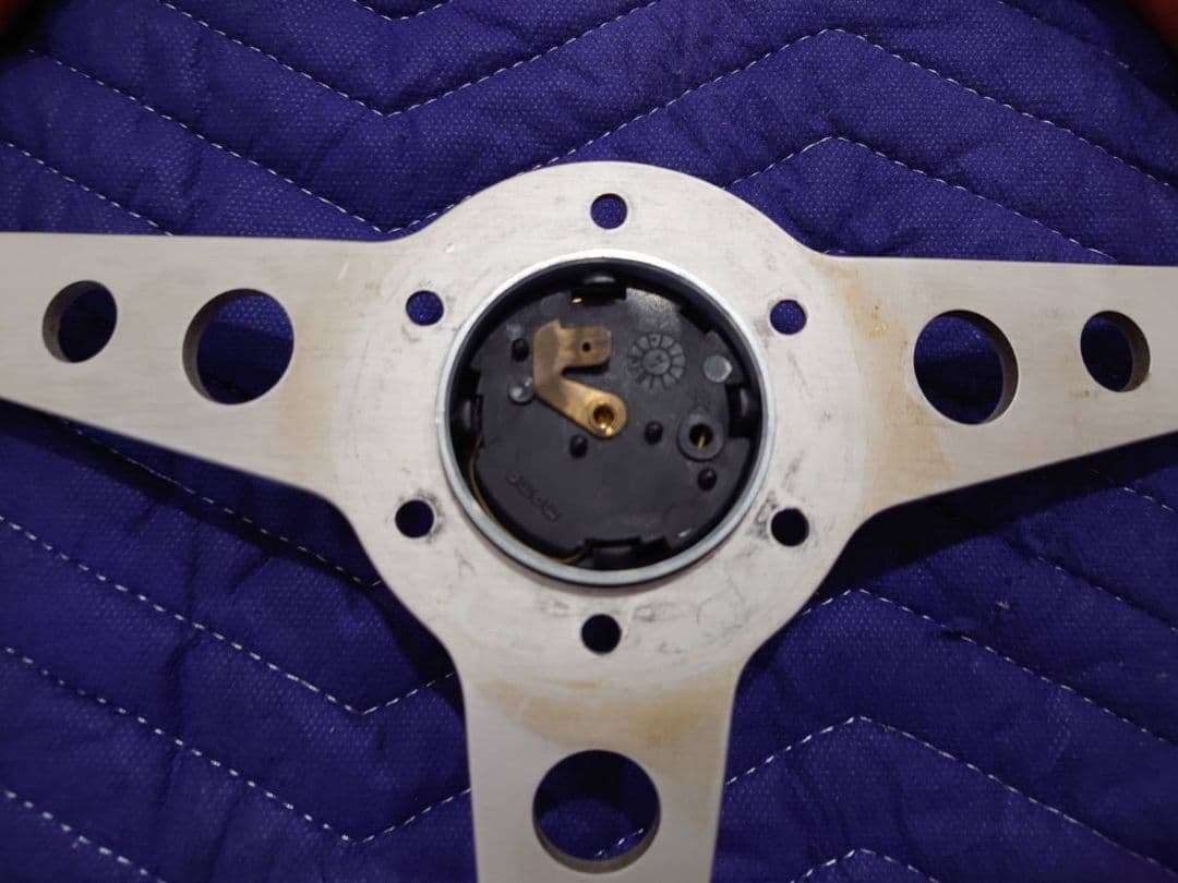 モモステアリング　ウッド