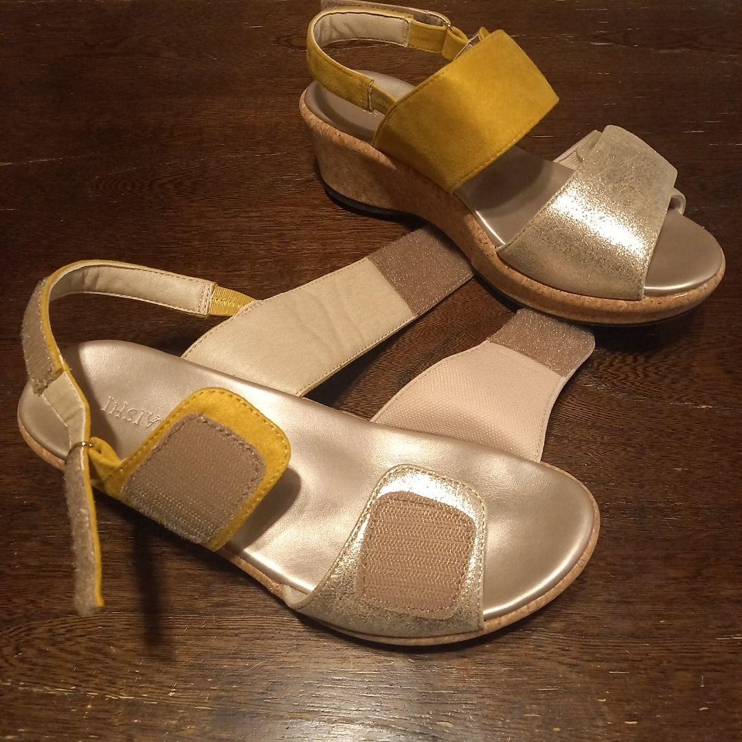 【完売・新品未使用】アカイシ　サンダル　ダブルベルトコンビ　イエロー