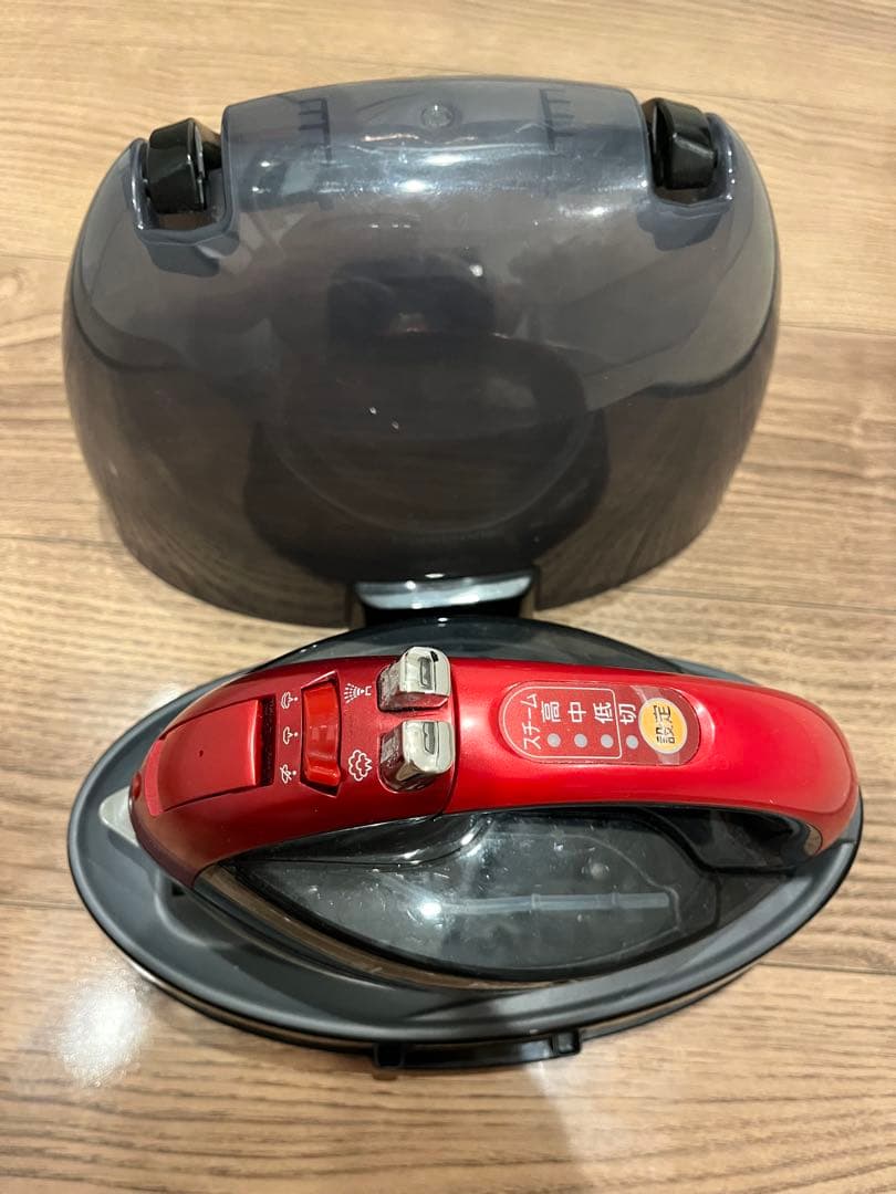 Panasonicレッド アイロンパナソニック コードレススチームWヘッド