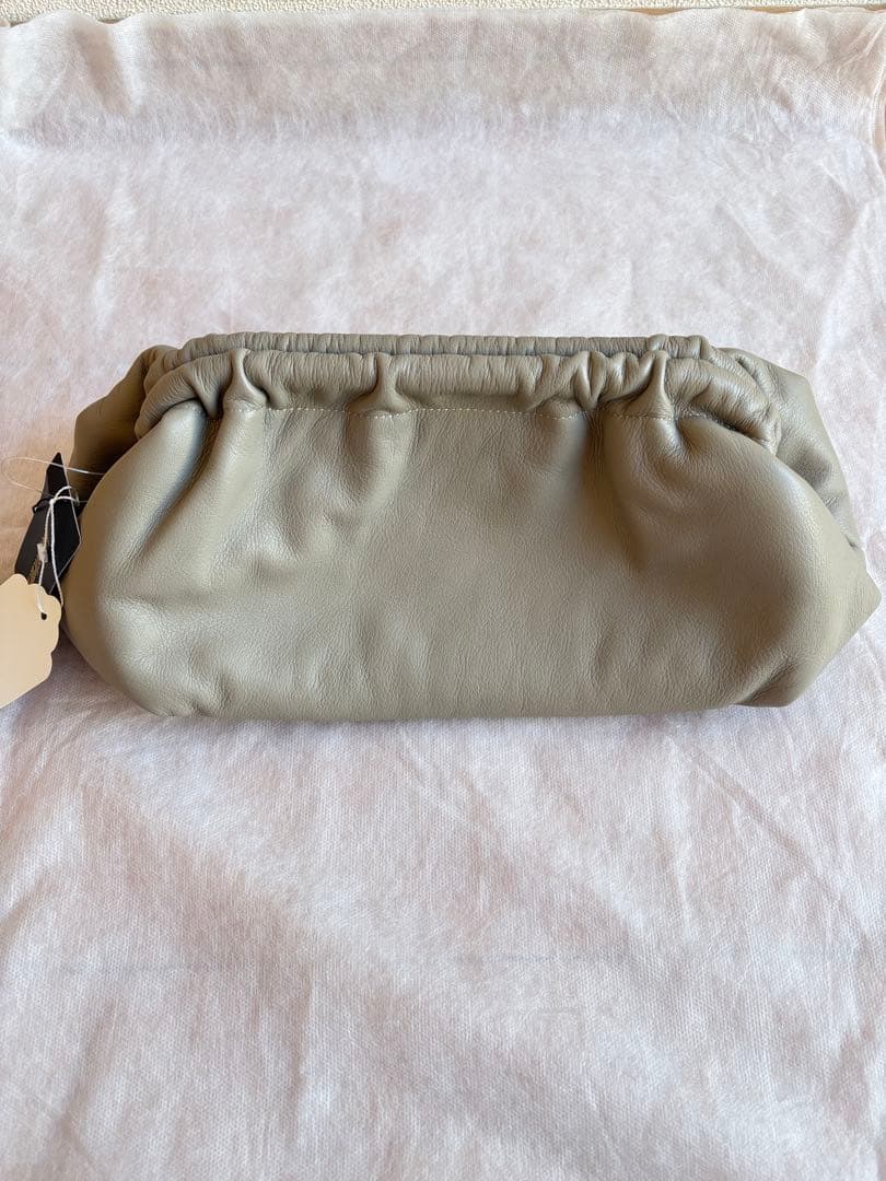 アパルトモン　BRENTELLA CLUTCH BAG