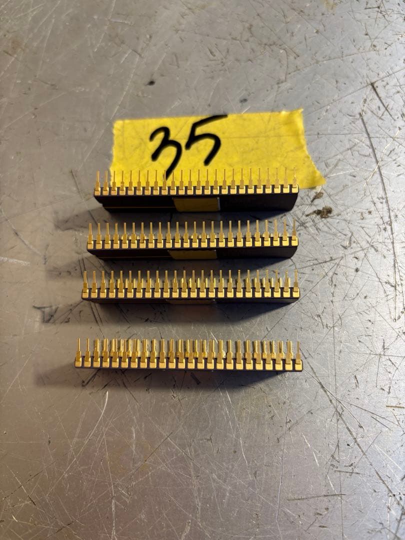 4個 インテル C82586 SZ468新品同様。未使用。動作未確認。