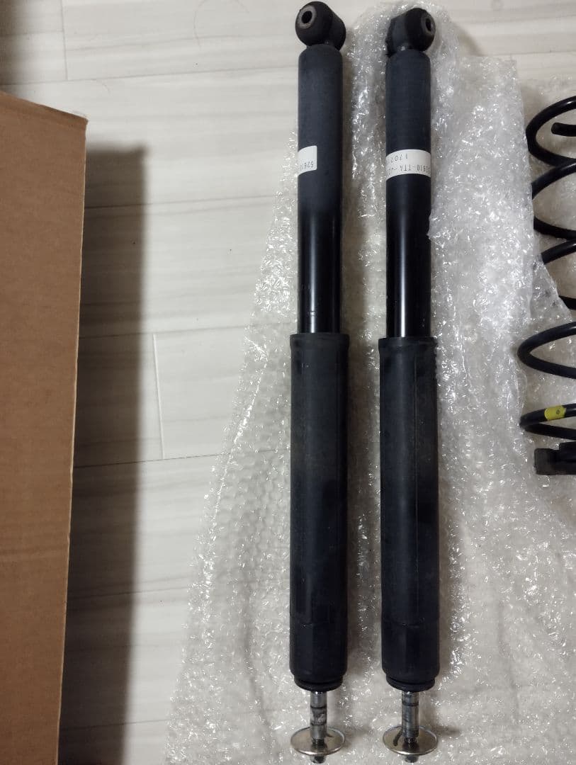 ＮBOXJF3 純正 サスペンションキット ショックアブソーバーとスプリング