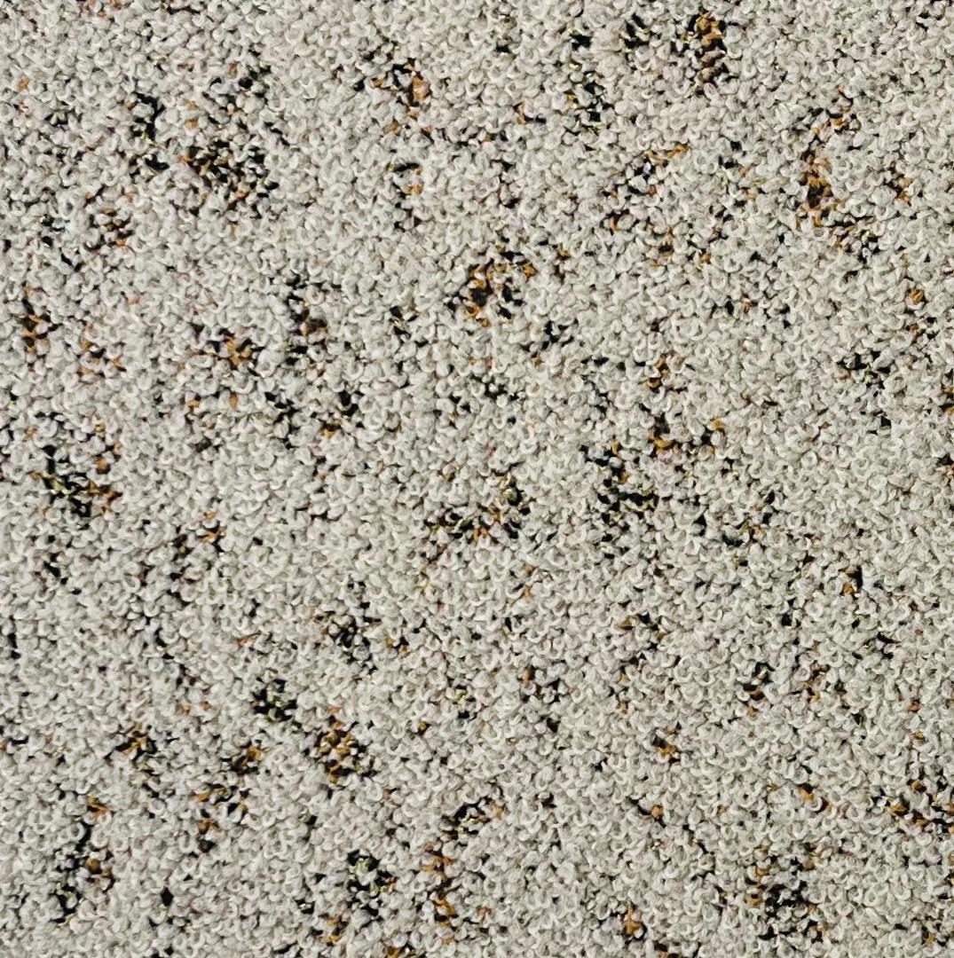 ケンさん　タイルカーペット　３６枚　新品・未使用　国内メーカー