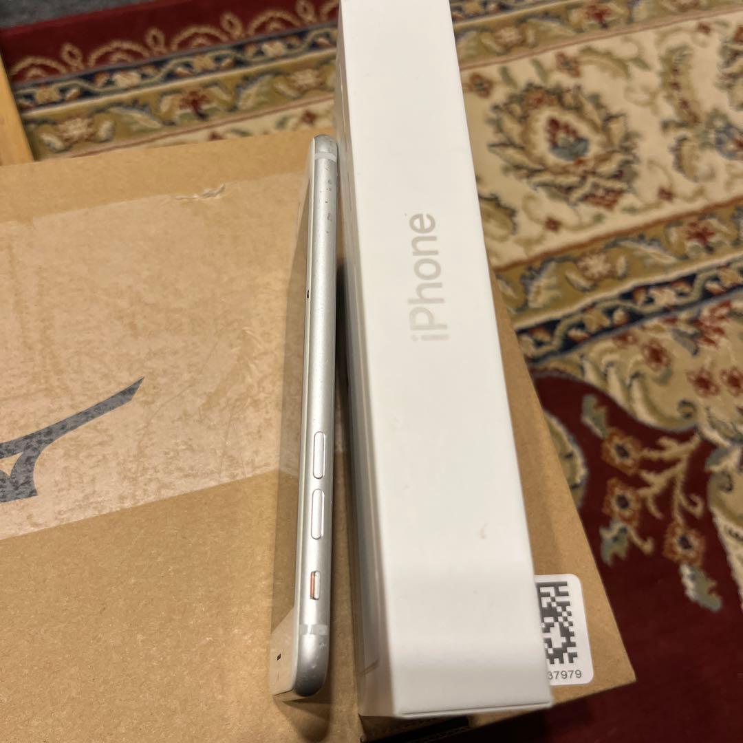 P*h様 【動作OK】iPhone8 256GB シルバー ジャンク品