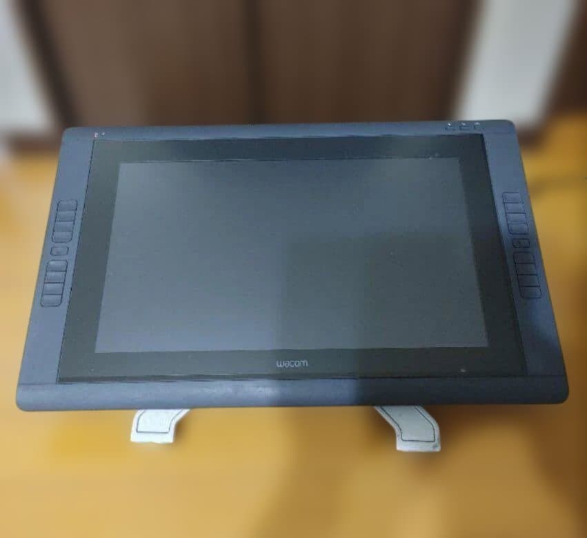 Wacom　液晶タブレット　Cintiq 22HD　DTK-2200