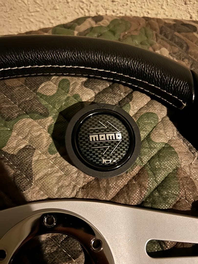 momo ステアリング trek R 350mm ブラック