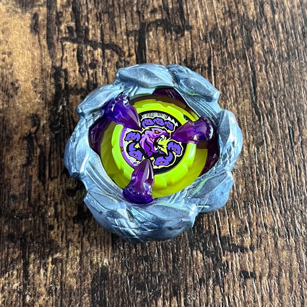 【新品全サ限定ベイ】ベイブレードX オロチクラスタ　重めブレードのみ 重量 た9