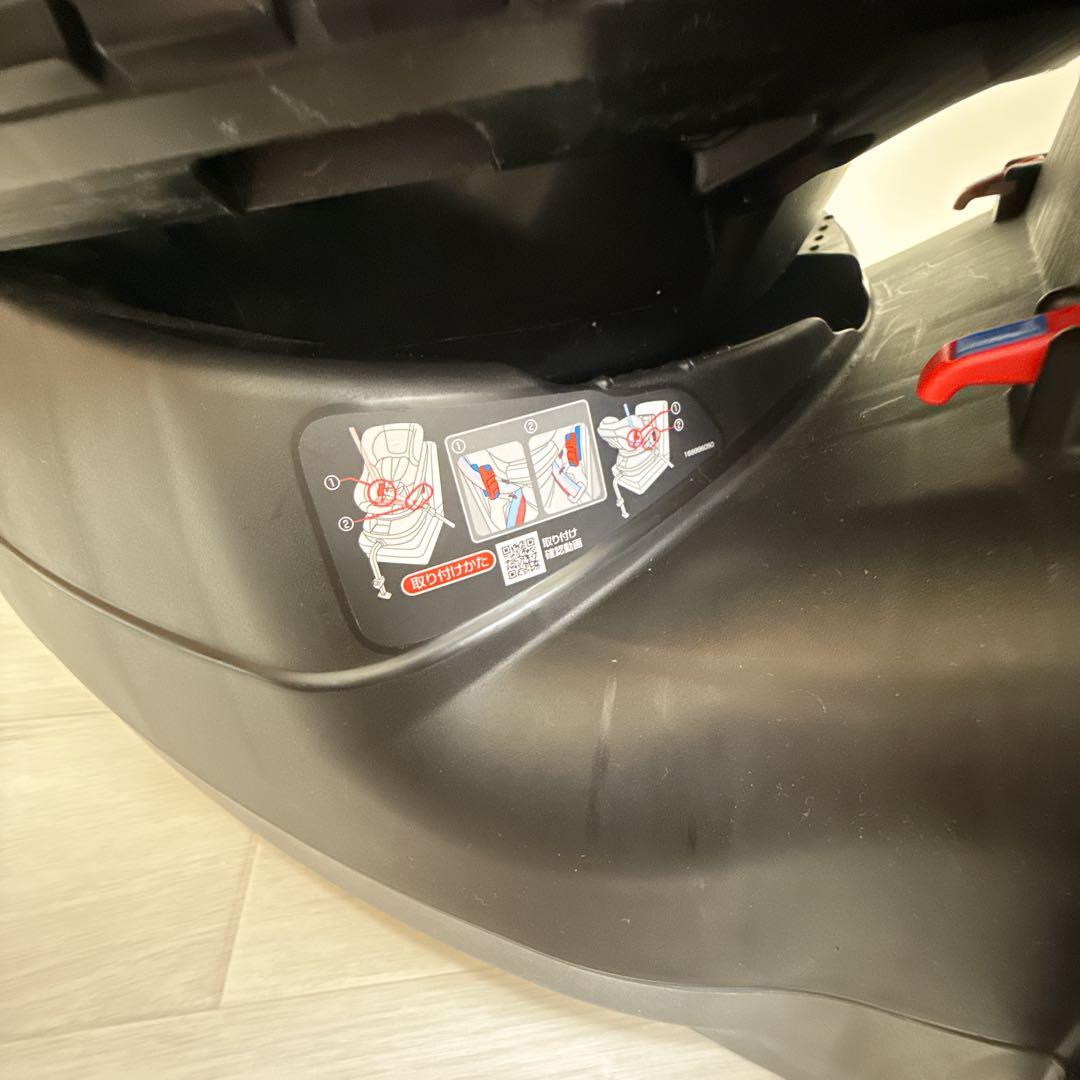 【美品】Combi クルムーヴスマート シートベルト固定 JJ-600