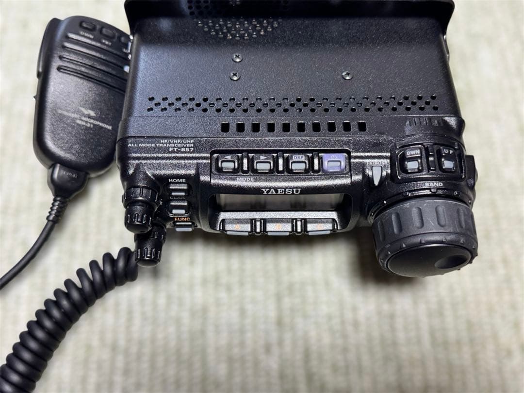 YAESU FT-857Dトランシーバー/Comet CB-980小型スピーカー