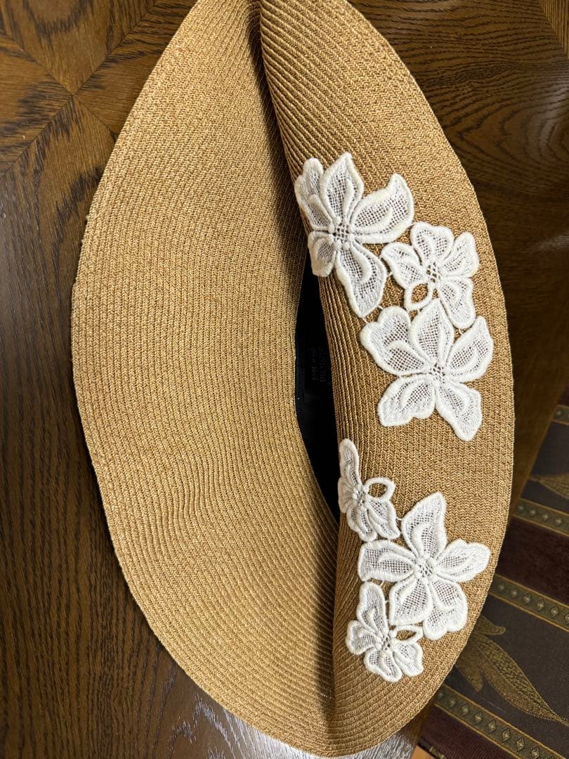 Athena New York（アシーナニューヨーク） フラワー刺繍の麦わら帽子