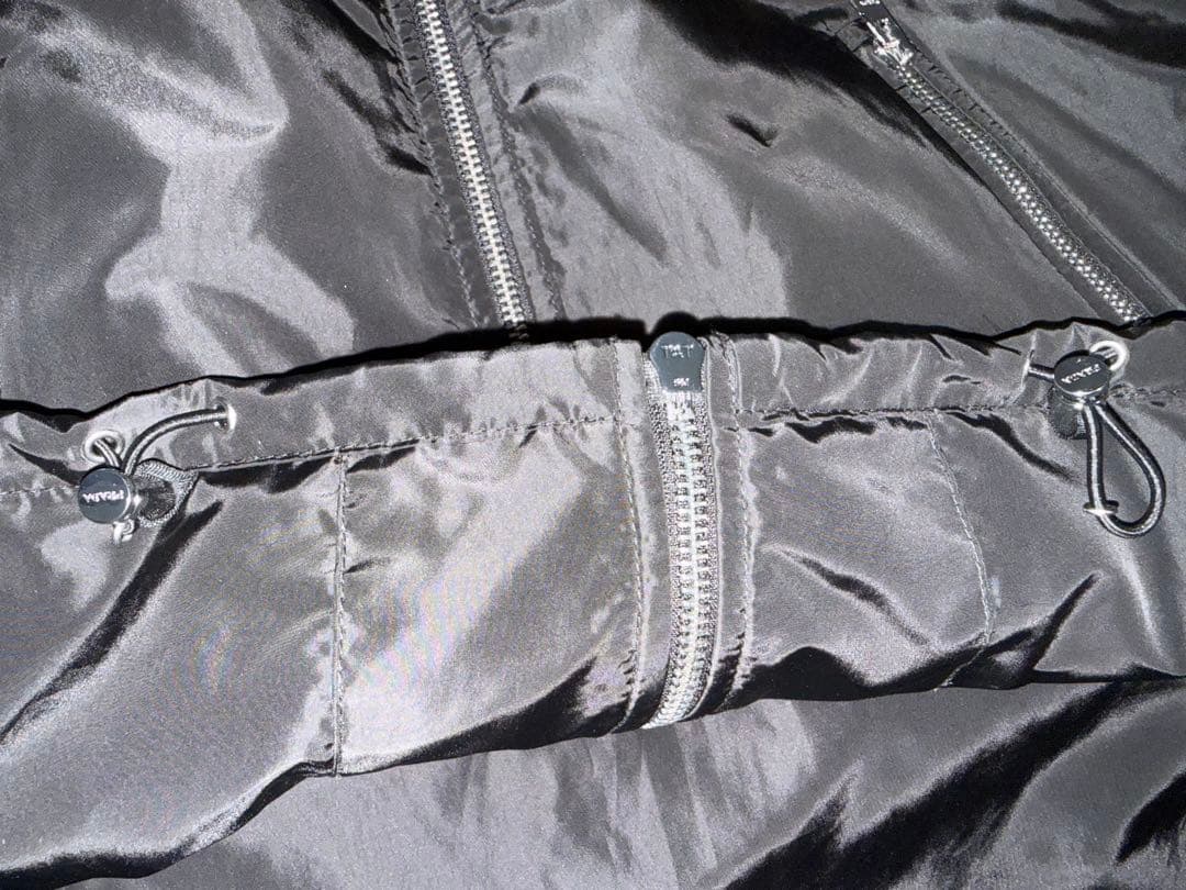 新品未使用PRADA36フード付きブラックナイロンジャケット