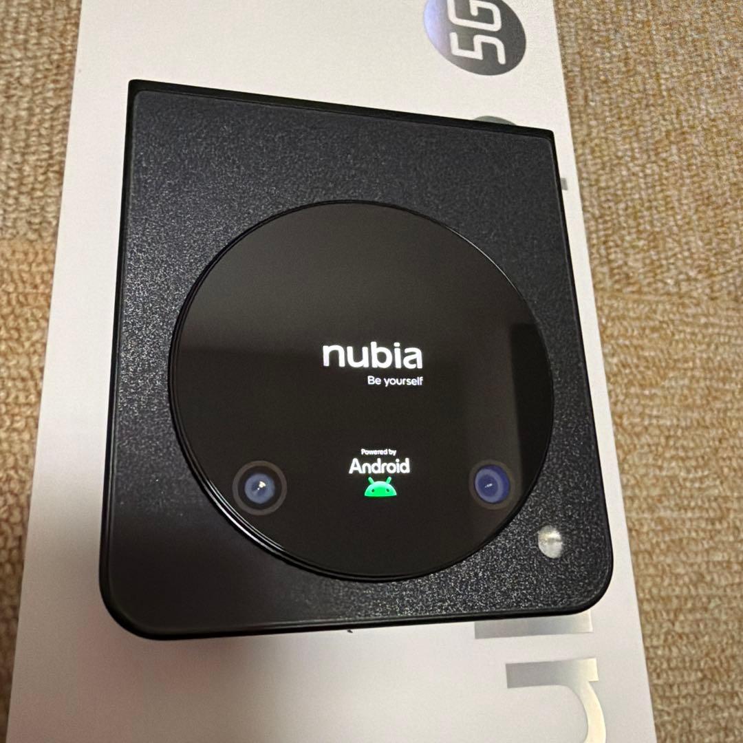 nubia Flip 5G 本体