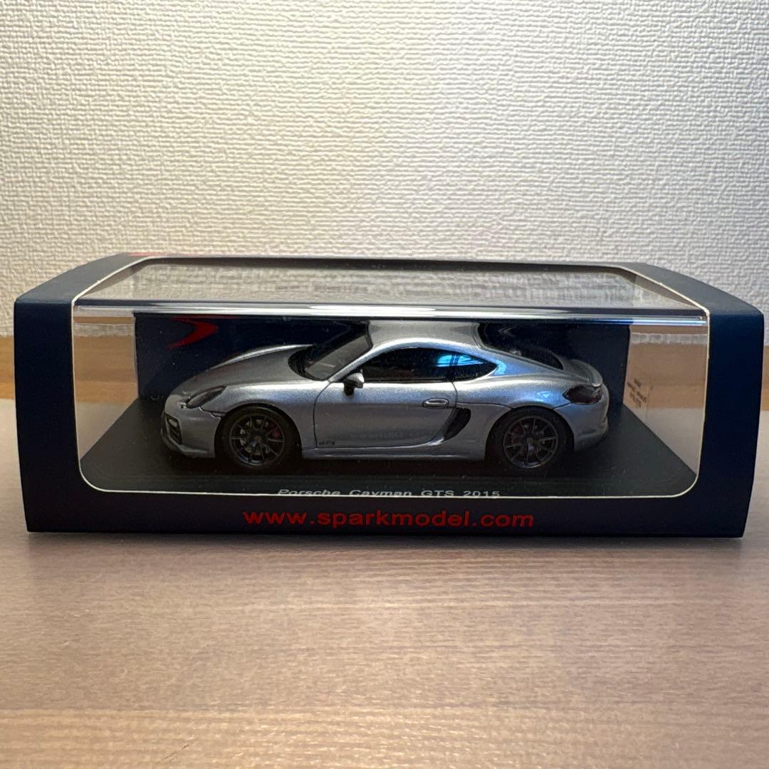 spark ポルシェ　ケイマン GTS 1/43 ミニカー シルバー