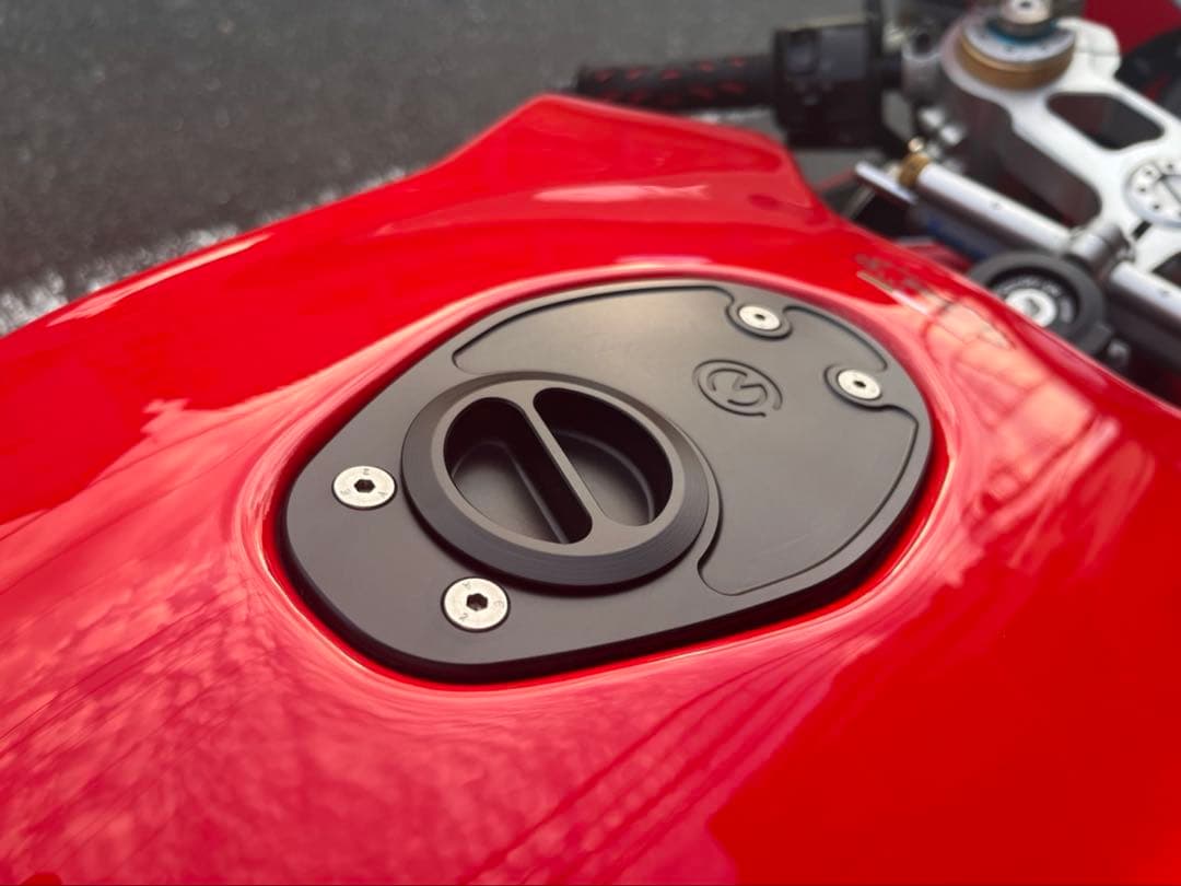 モトコルセ 燃料キャップ DUCATI 999 749