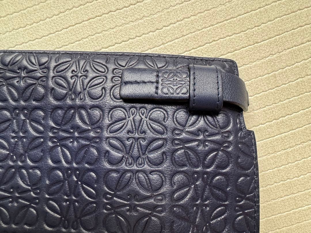 LOEWE リピート クラッチ ネイビー