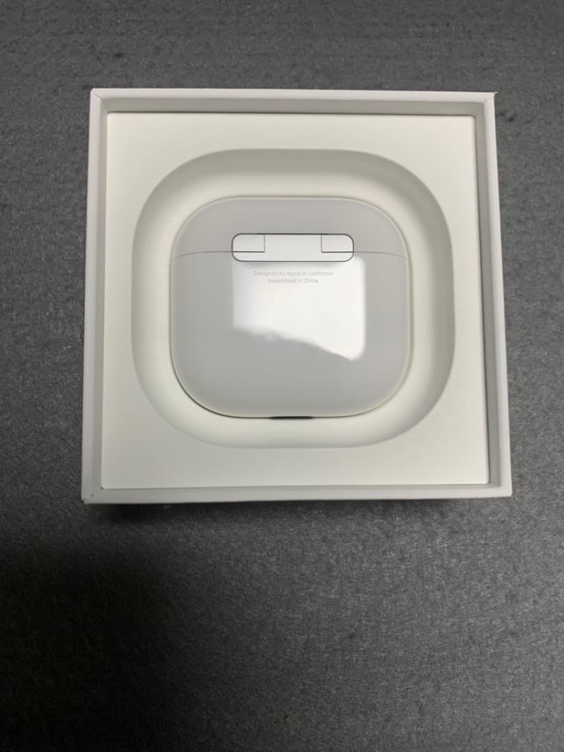 ほぼ未使用 AirPods 第4世代 USB-C