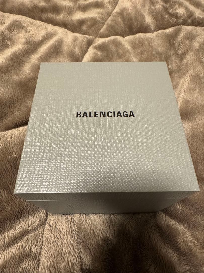 バレンシアガ　スノードーム