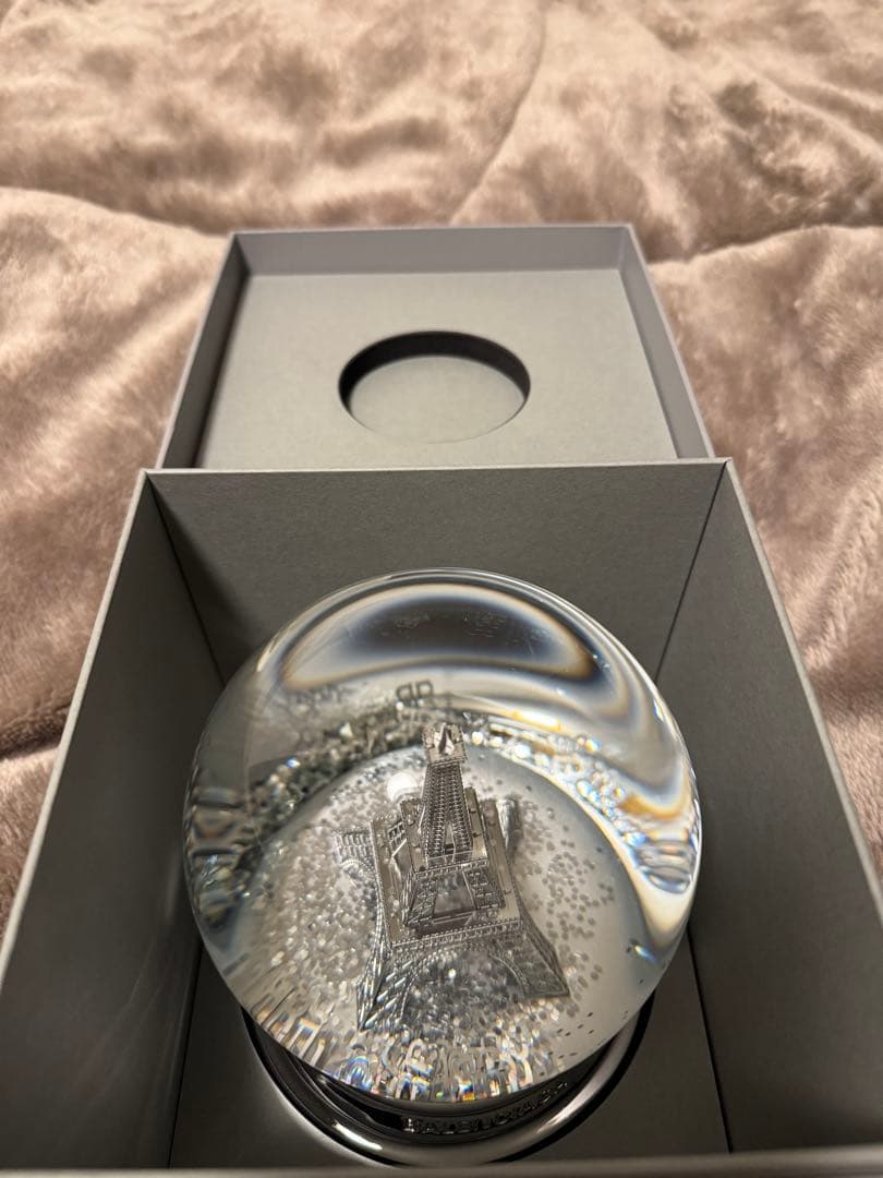 バレンシアガ　スノードーム