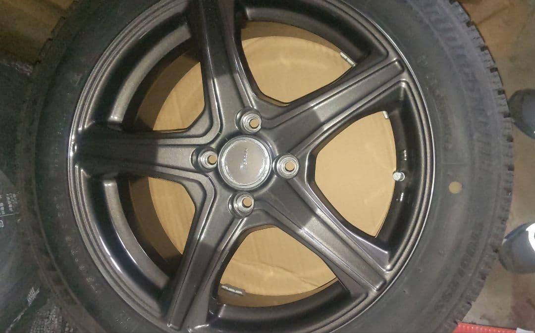 16インチ ブラックメタリック ホイールセット