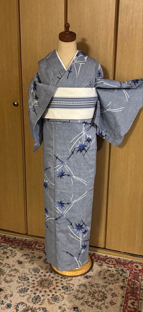 青みグレー地　紅葉と松葉文様 綿紬　大人の高級浴衣　竺仙調 ゆったりサイズ