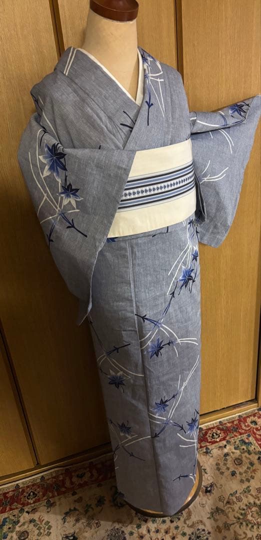 青みグレー地　紅葉と松葉文様 綿紬　大人の高級浴衣　竺仙調 ゆったりサイズ