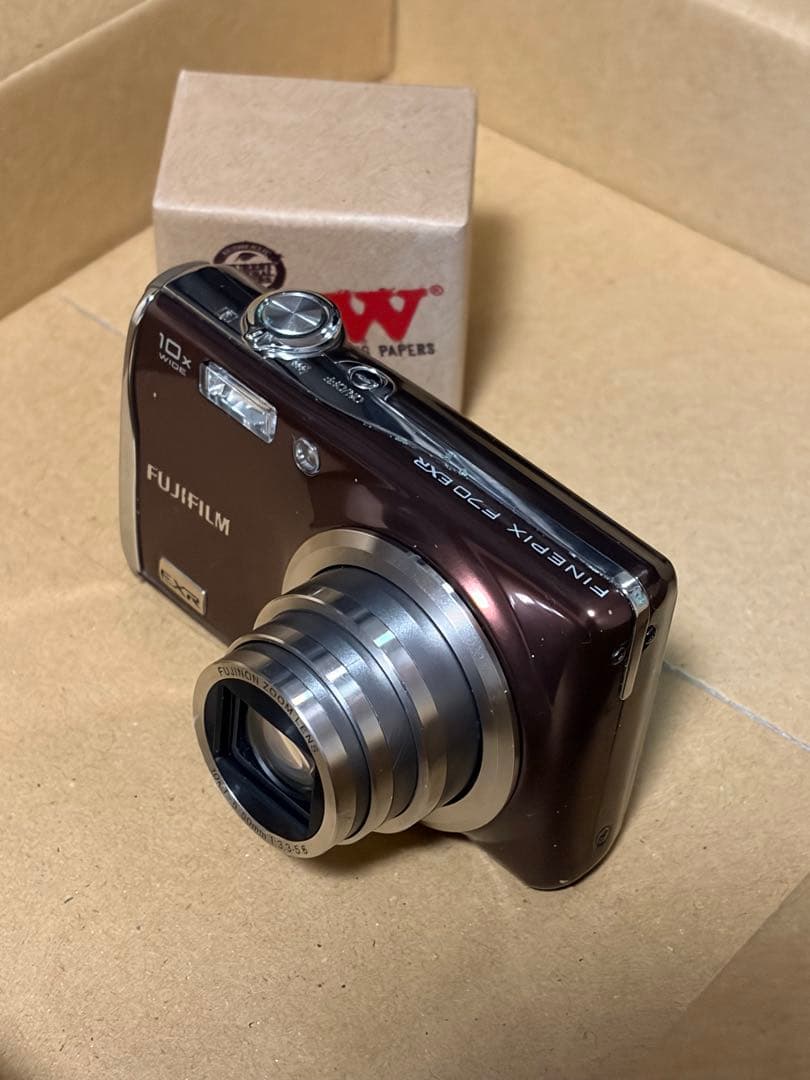 富士フィルム　Fine pix F70exr