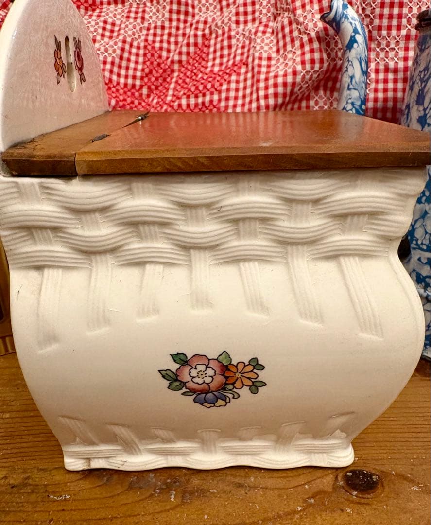 ◆希少美品◆フランスFARINE木製蓋付き花柄♡ラタン編込模様陶器ボックス