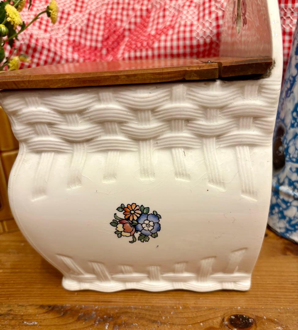 ◆希少美品◆フランスFARINE木製蓋付き花柄♡ラタン編込模様陶器ボックス