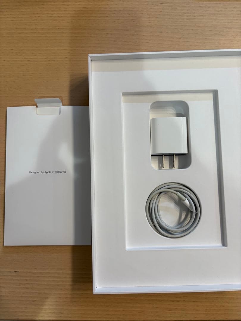 iPad本体 iPad (8th Generation) Wi-Fi + Cellular