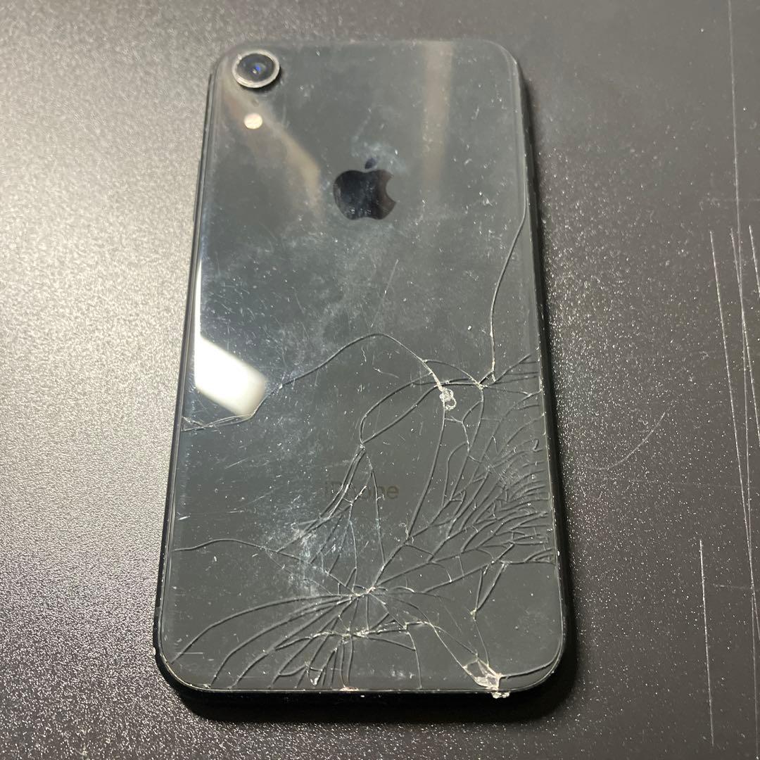 iPhone XR 本体 画面割れあり【ジャンク】